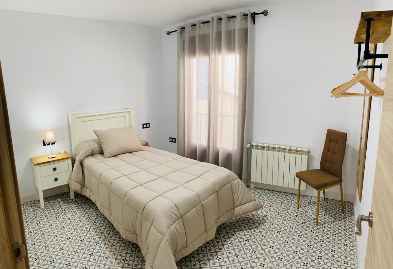 Al-Qazeres Suites Caces 外观 照片