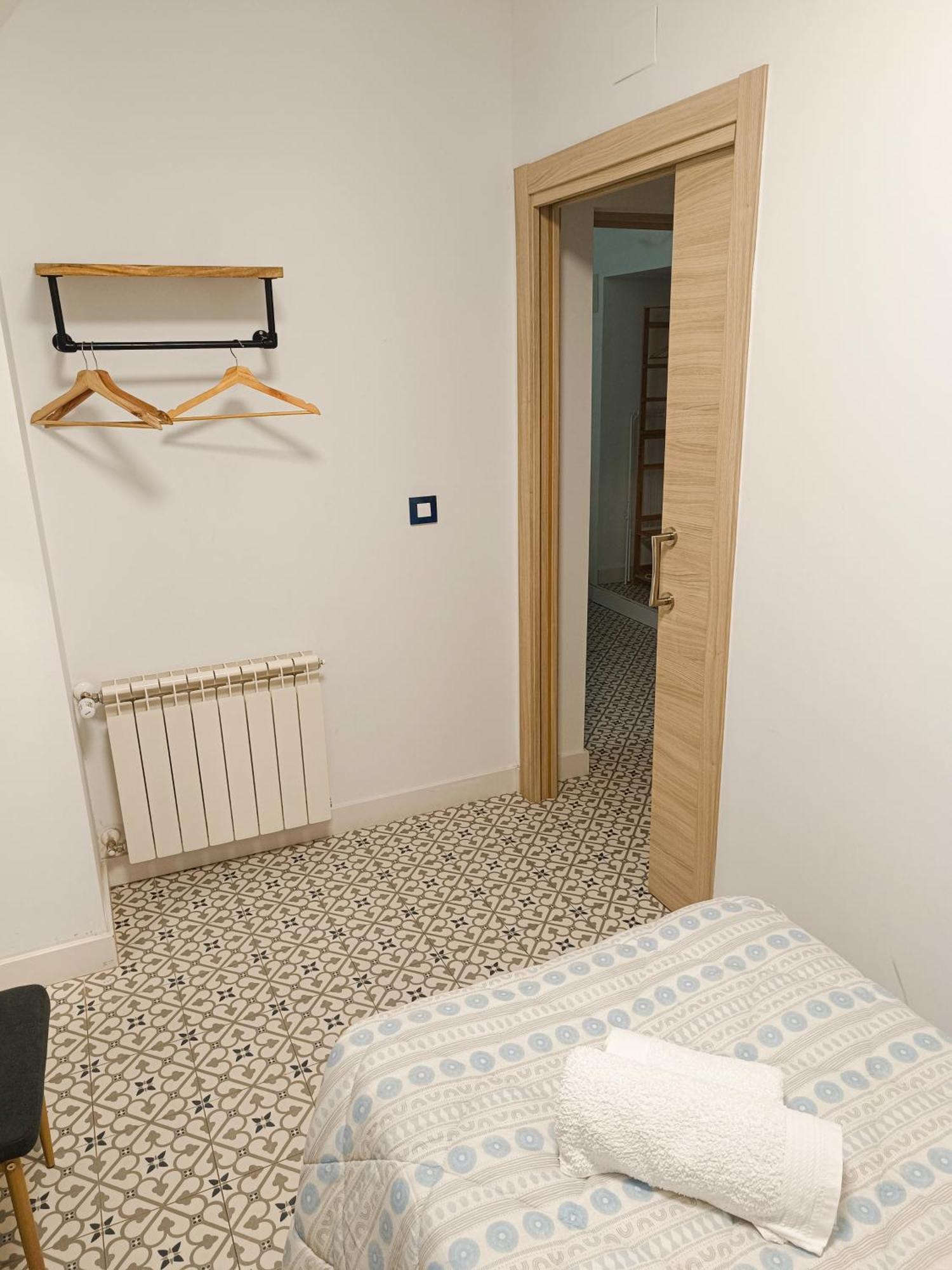 Al-Qazeres Suites Caces 外观 照片