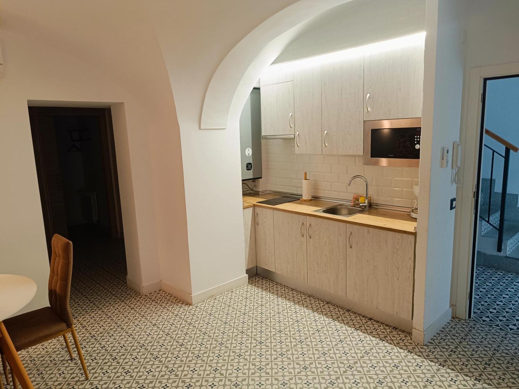 Al-Qazeres Suites Caces 外观 照片