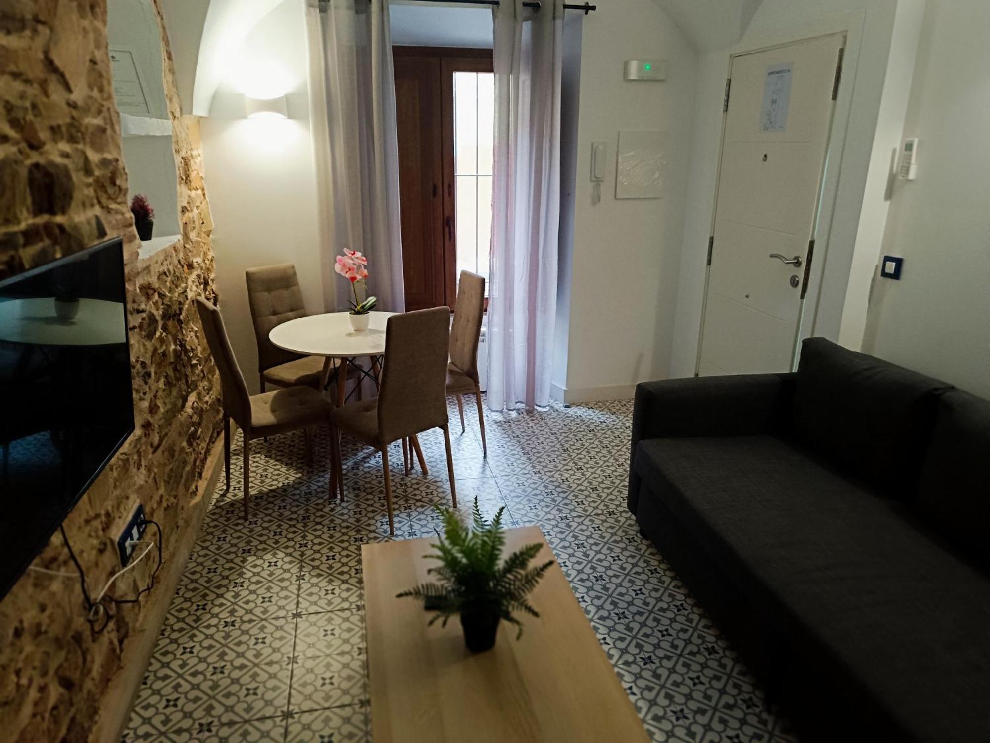Al-Qazeres Suites Caces 外观 照片