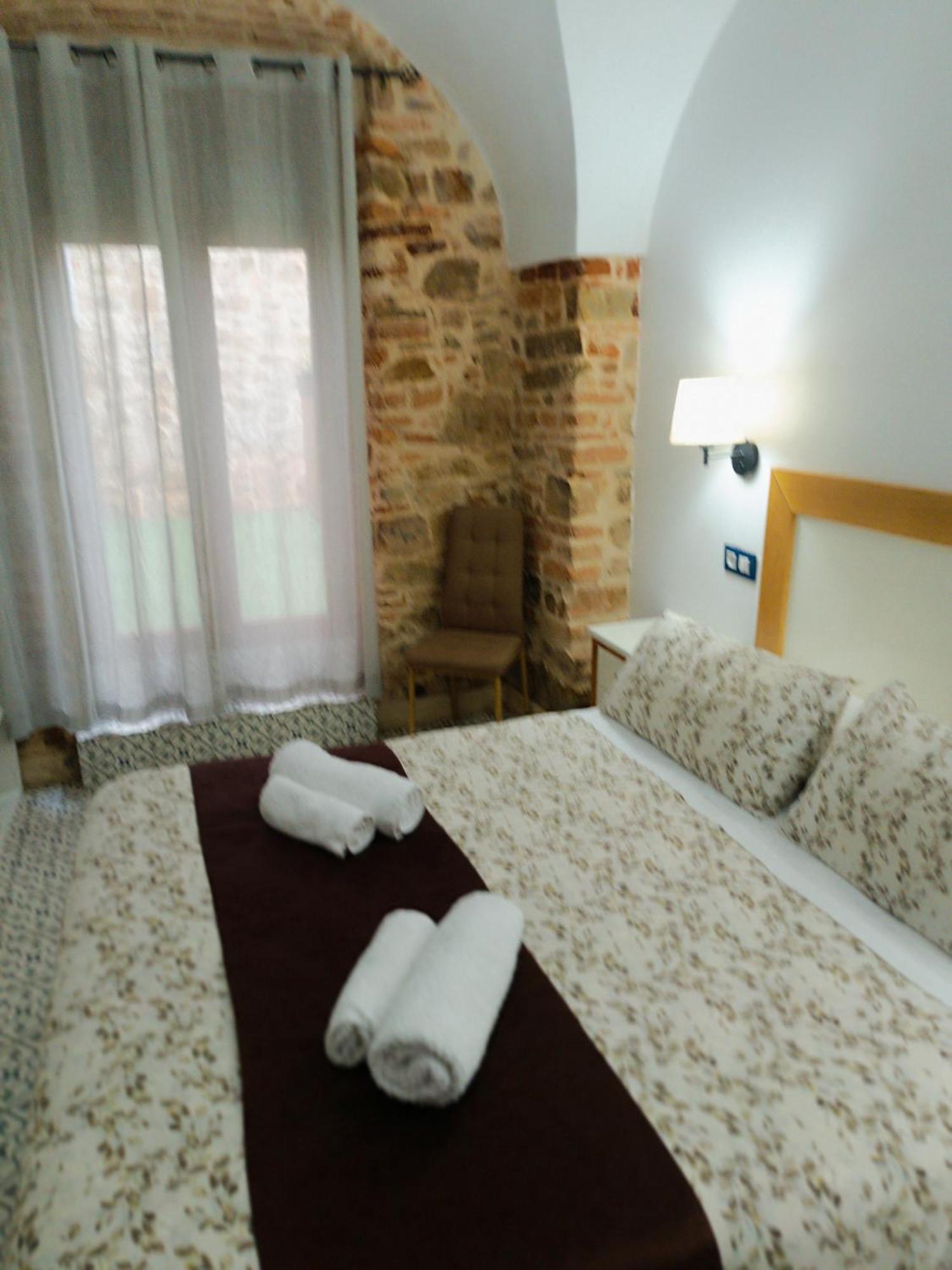 Al-Qazeres Suites Caces 外观 照片