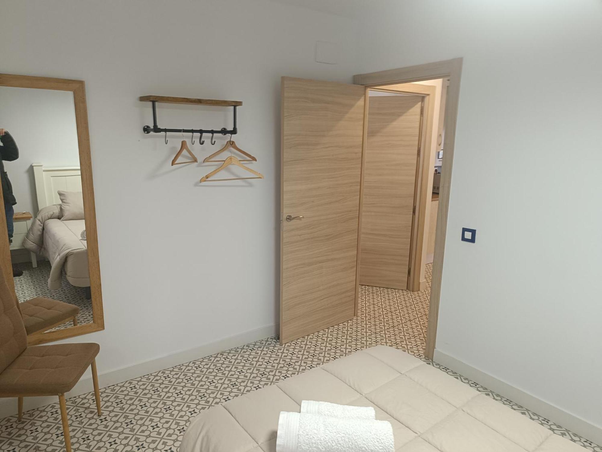 Al-Qazeres Suites Caces 外观 照片