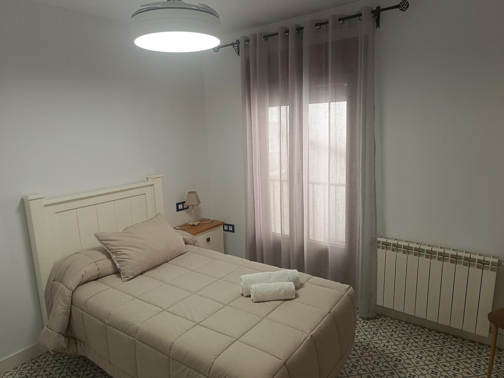 Al-Qazeres Suites Caces 外观 照片
