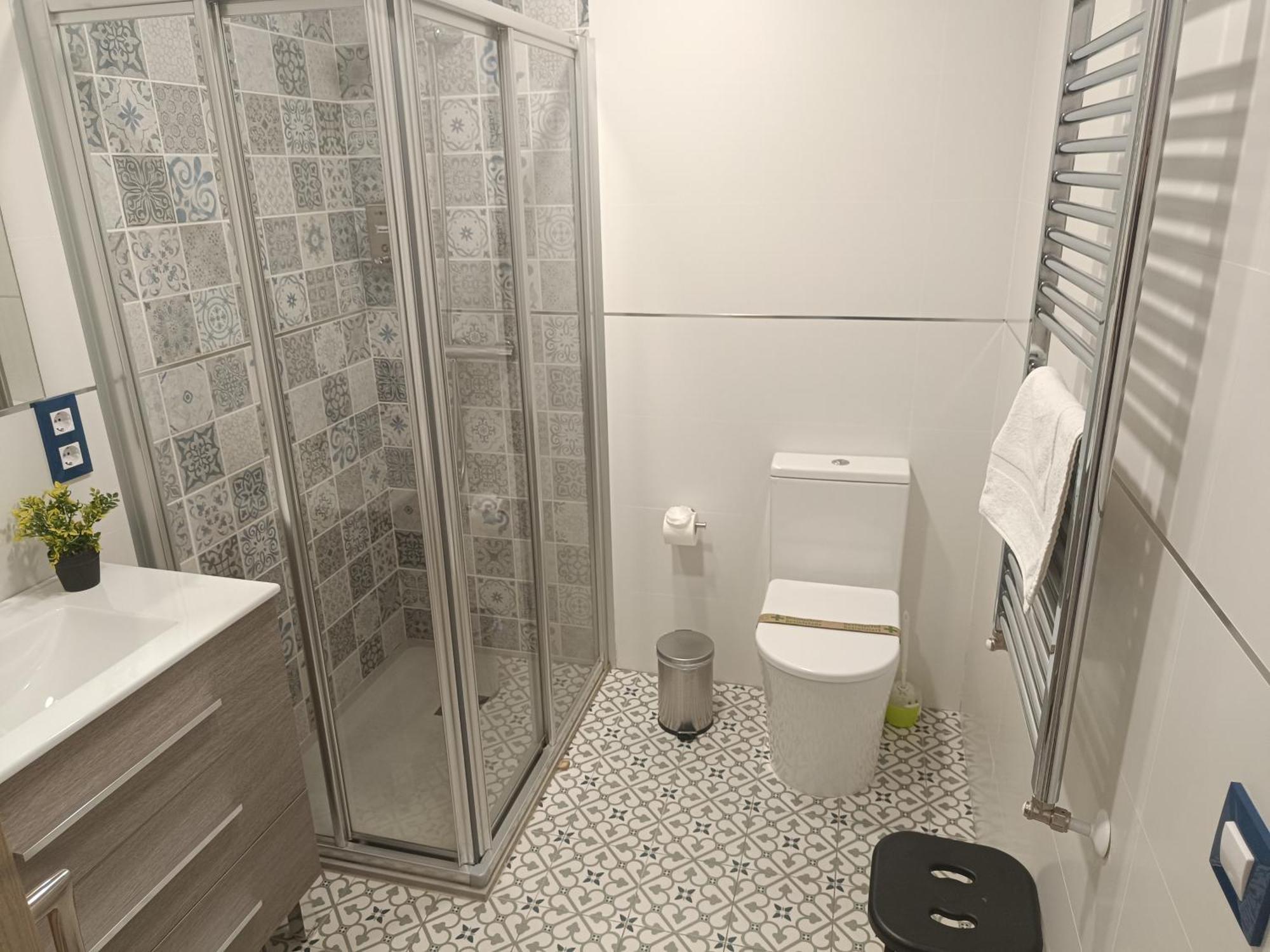 Al-Qazeres Suites Caces 外观 照片