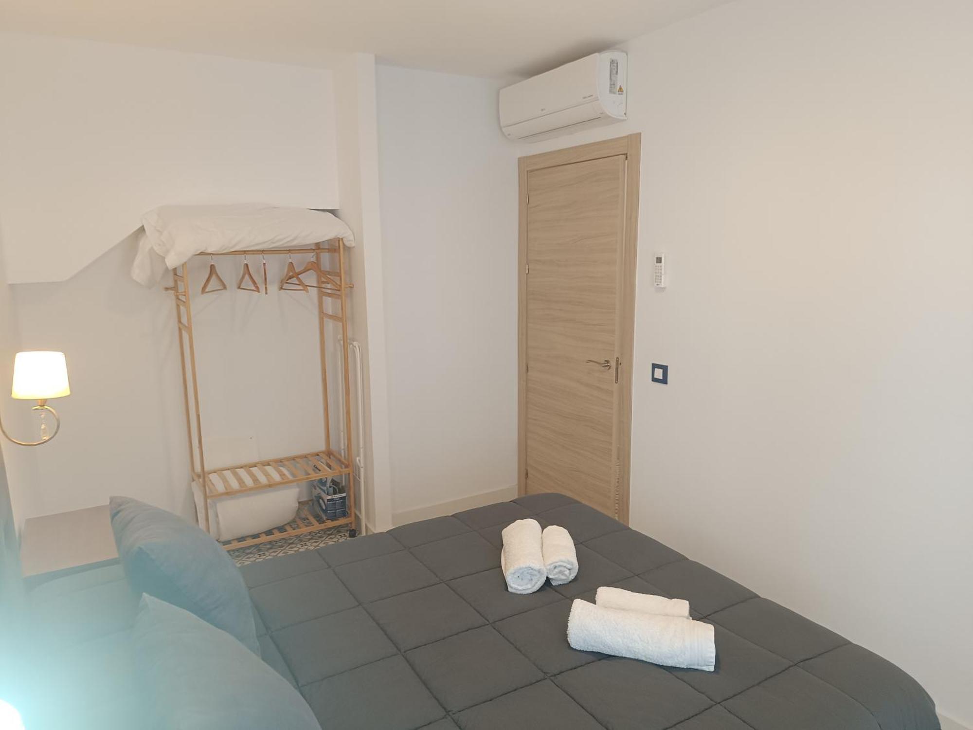 Al-Qazeres Suites Caces 外观 照片