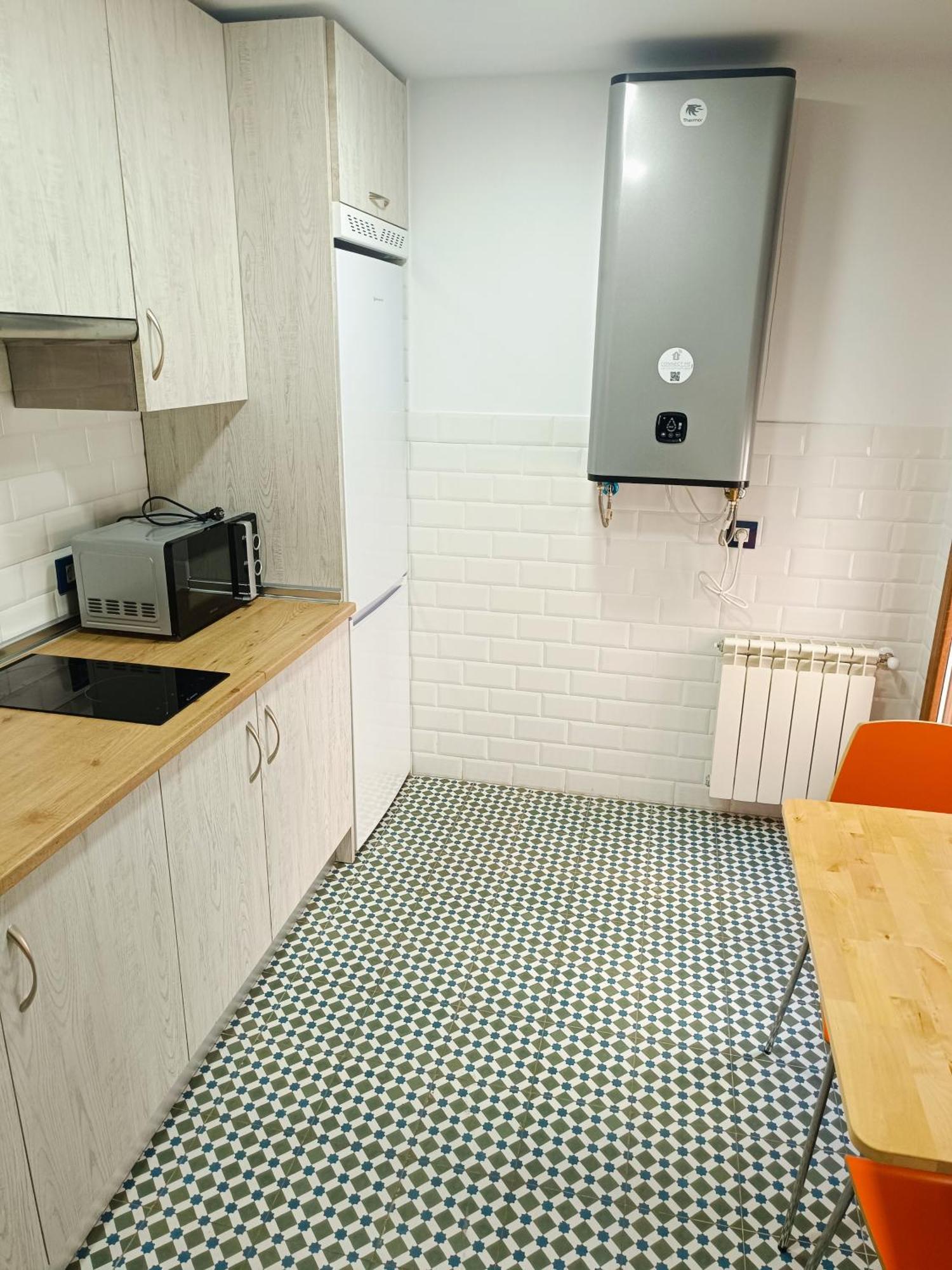 Al-Qazeres Suites Caces 外观 照片